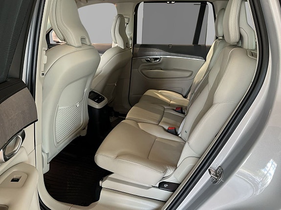 Volvo XC90 7 of 15