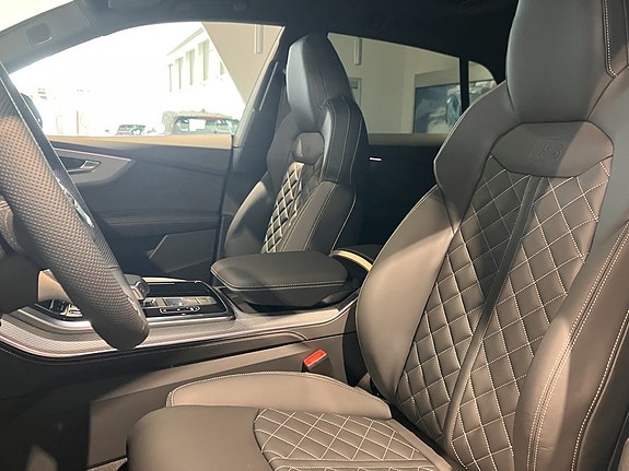 Audi Q8 6 of 11