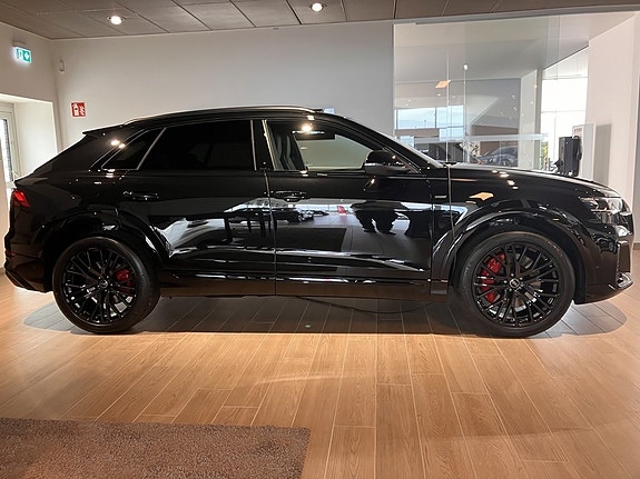 Audi Q8 3 of 11