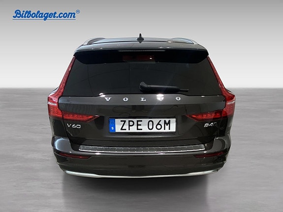 Volvo V60 Cross Country 5 of 15