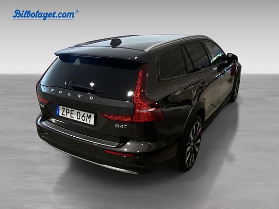 Volvo V60 Cross Country 4 of 15