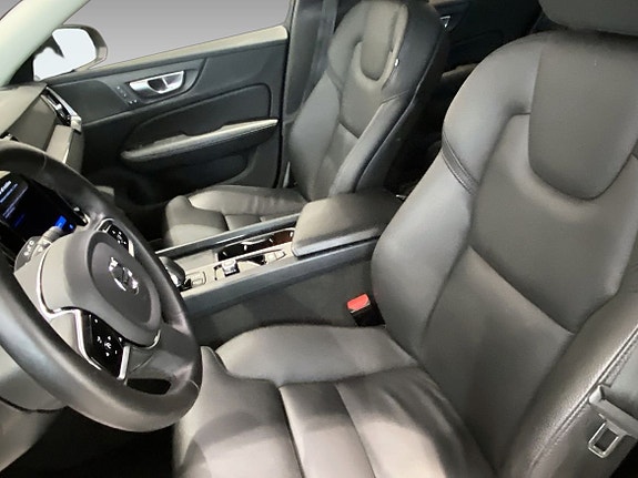 Volvo V60 Cross Country 8 of 15