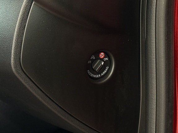 Renault Clio 21 of 25