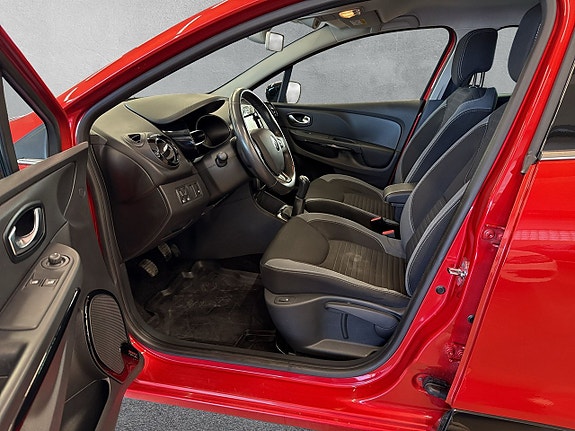 Renault Clio 10 of 25