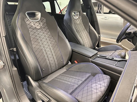 Volkswagen Passat 13 of 20