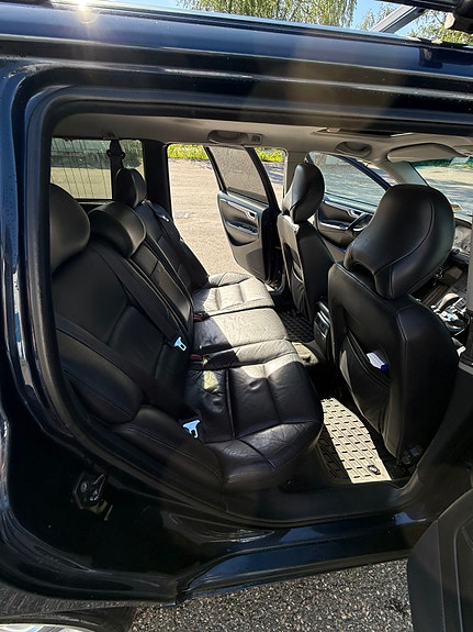 Volvo V70 6 of 9