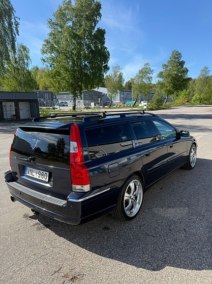Volvo V70 4 of 9