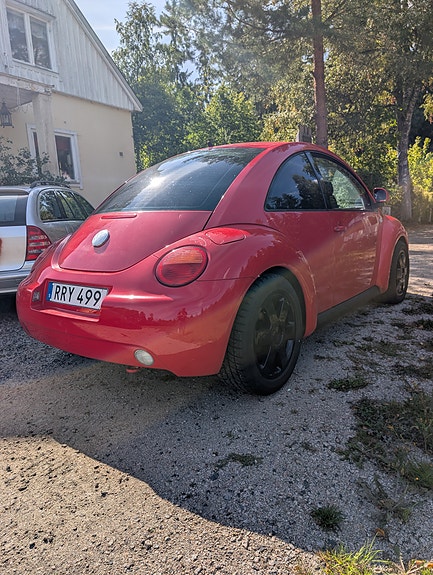 Volkswagen New Beetle 7 of 7