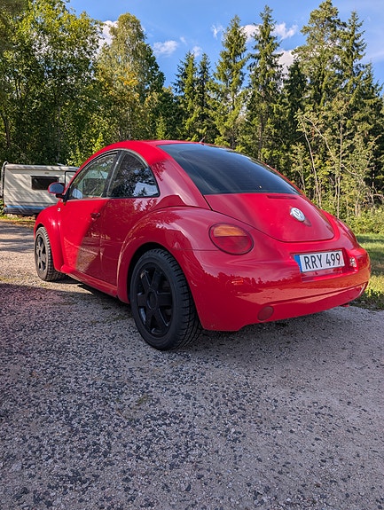 Volkswagen New Beetle 6 of 7