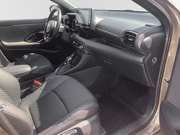 Toyota Yaris 7 of 11