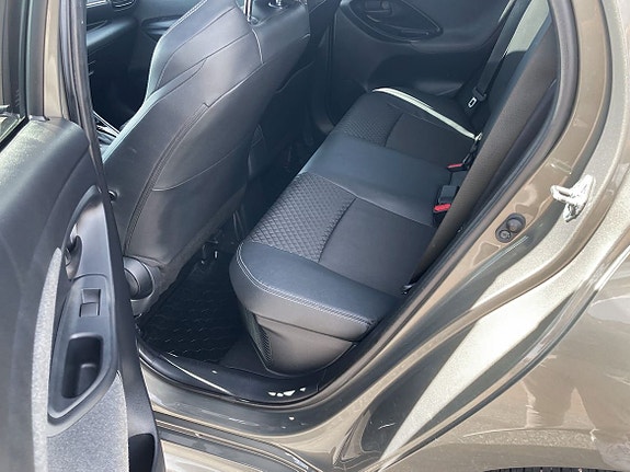 Toyota Yaris 8 of 11