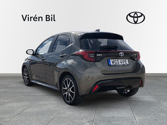Toyota Yaris 3 of 11