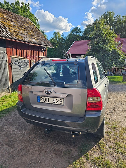 Kia Sportage 2 of 8