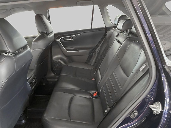 Toyota RAV4 11 of 19