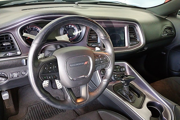 Dodge Challenger 7 of 12