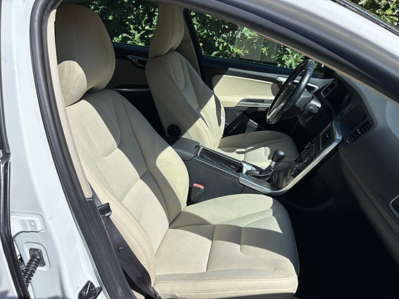 Volvo S60 14 of 17
