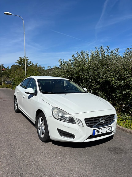 Volvo S60 8 of 17