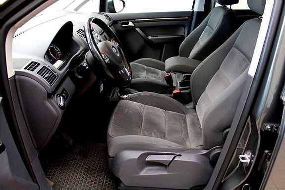 Volkswagen Touran 9 of 22