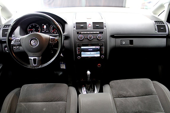 Volkswagen Touran 10 of 22