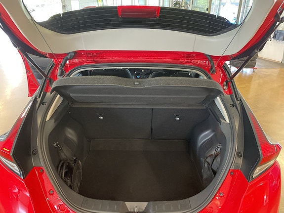 Nissan Leaf 9 of 13