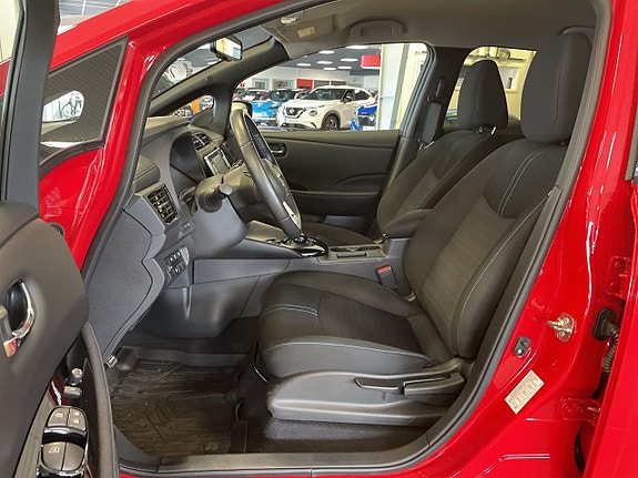 Nissan Leaf 7 of 13
