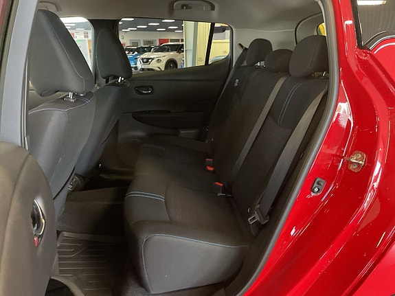 Nissan Leaf 8 of 13