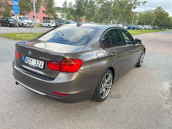 BMW 320d 5 of 16