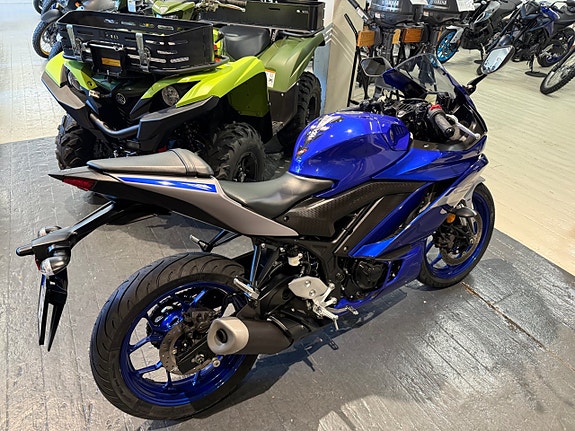 Yamaha R3 6 of 13