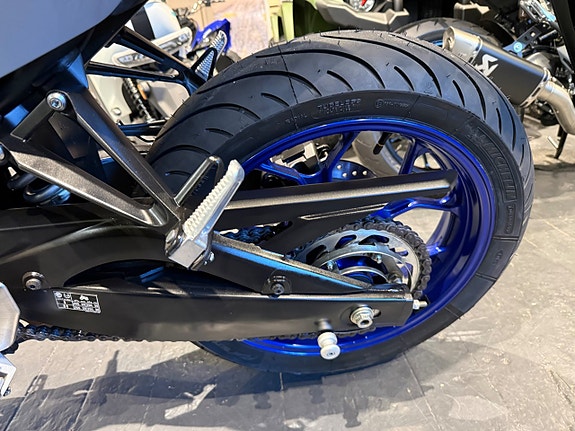 Yamaha R3 10 of 13