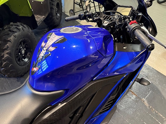 Yamaha R3 11 of 13
