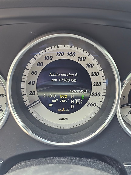 Mercedes-Benz CLS350 6 of 8