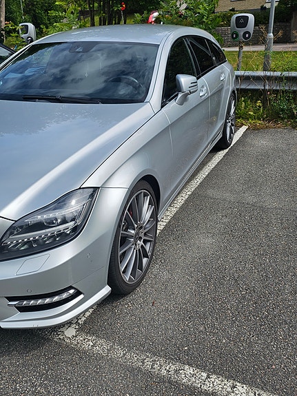 Mercedes-Benz CLS350 4 of 8