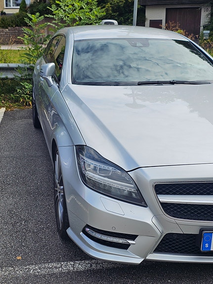 Mercedes-Benz CLS350 3 of 8