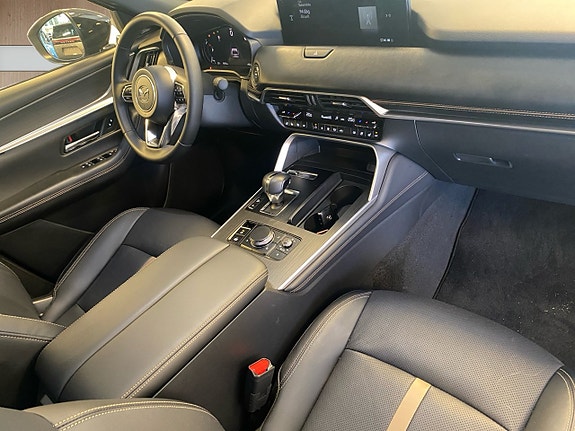 Mazda CX-60 14 of 15