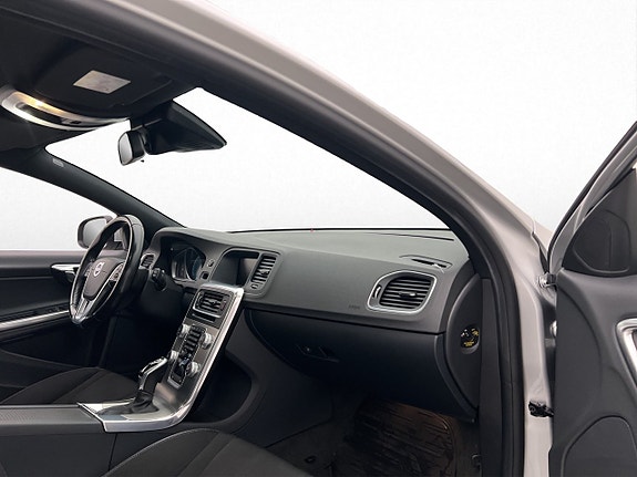 Volvo V60 22 of 29