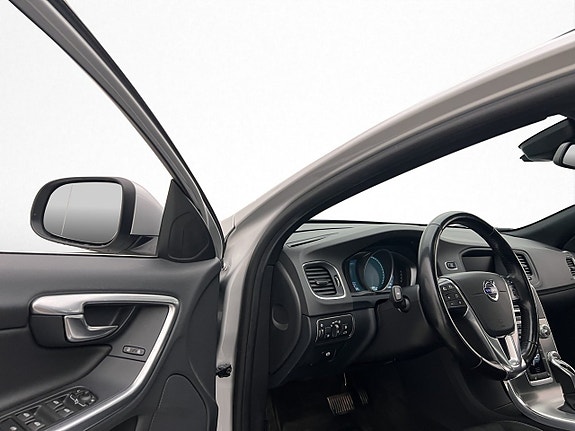 Volvo V60 11 of 29