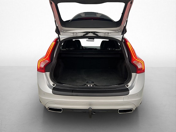 Volvo V60 25 of 29