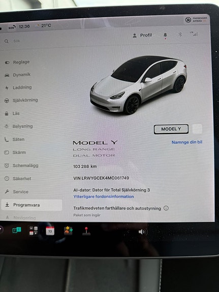 Tesla Model Y 12 of 14