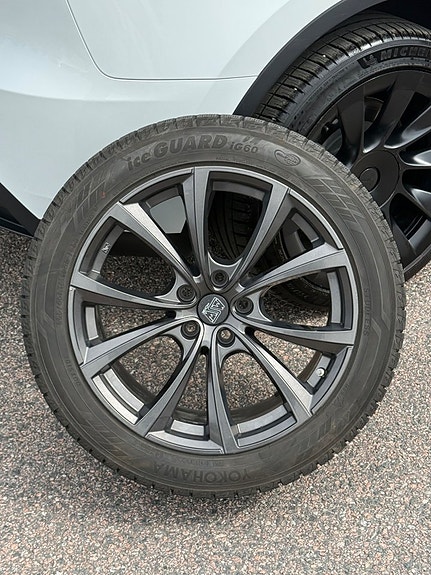 Tesla Model Y 14 of 14