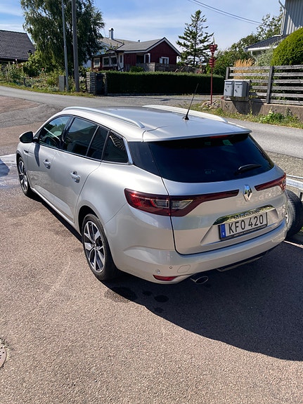 Renault Megane IV 2 of 5
