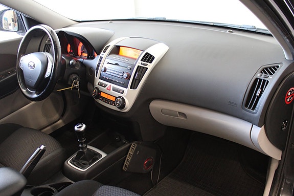 Kia Ceed 6 of 18