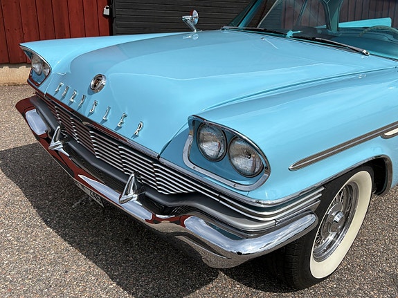 Chrysler New Yorker 12 of 26