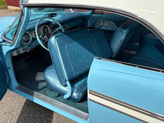 Chrysler New Yorker 21 of 26