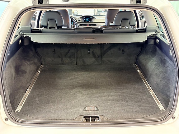 Volvo V70 12 of 20