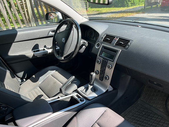 Volvo V50 5 of 6