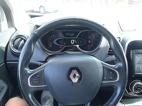 Renault Captur 6 of 15