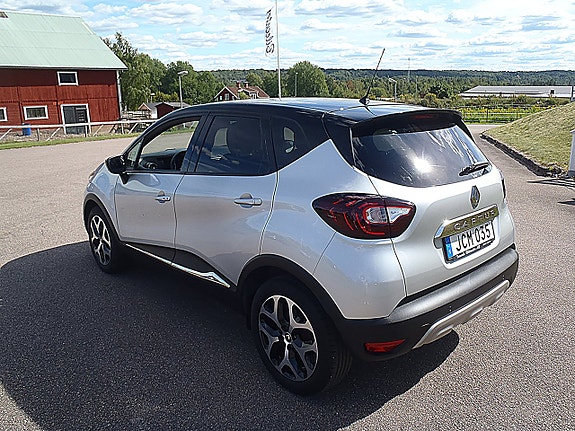 Renault Captur 3 of 15