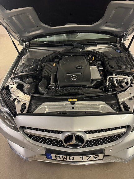 Mercedes-Benz C200 9 of 11