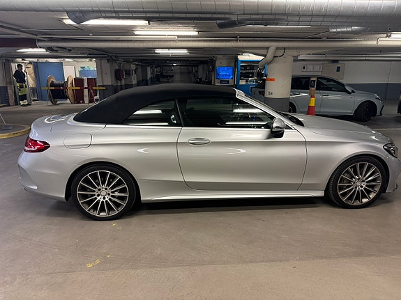 Mercedes-Benz C200 2 of 11