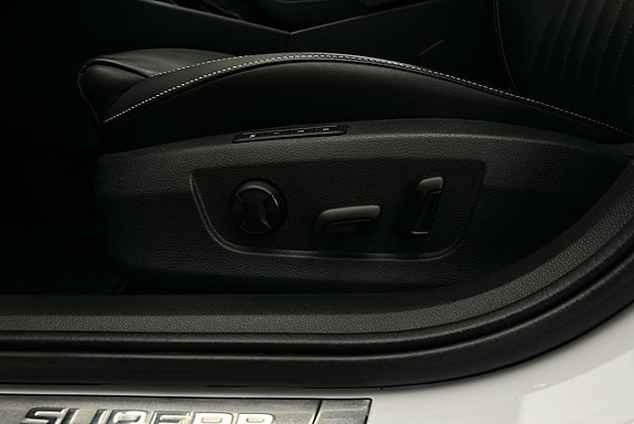 Skoda Superb 18 of 28